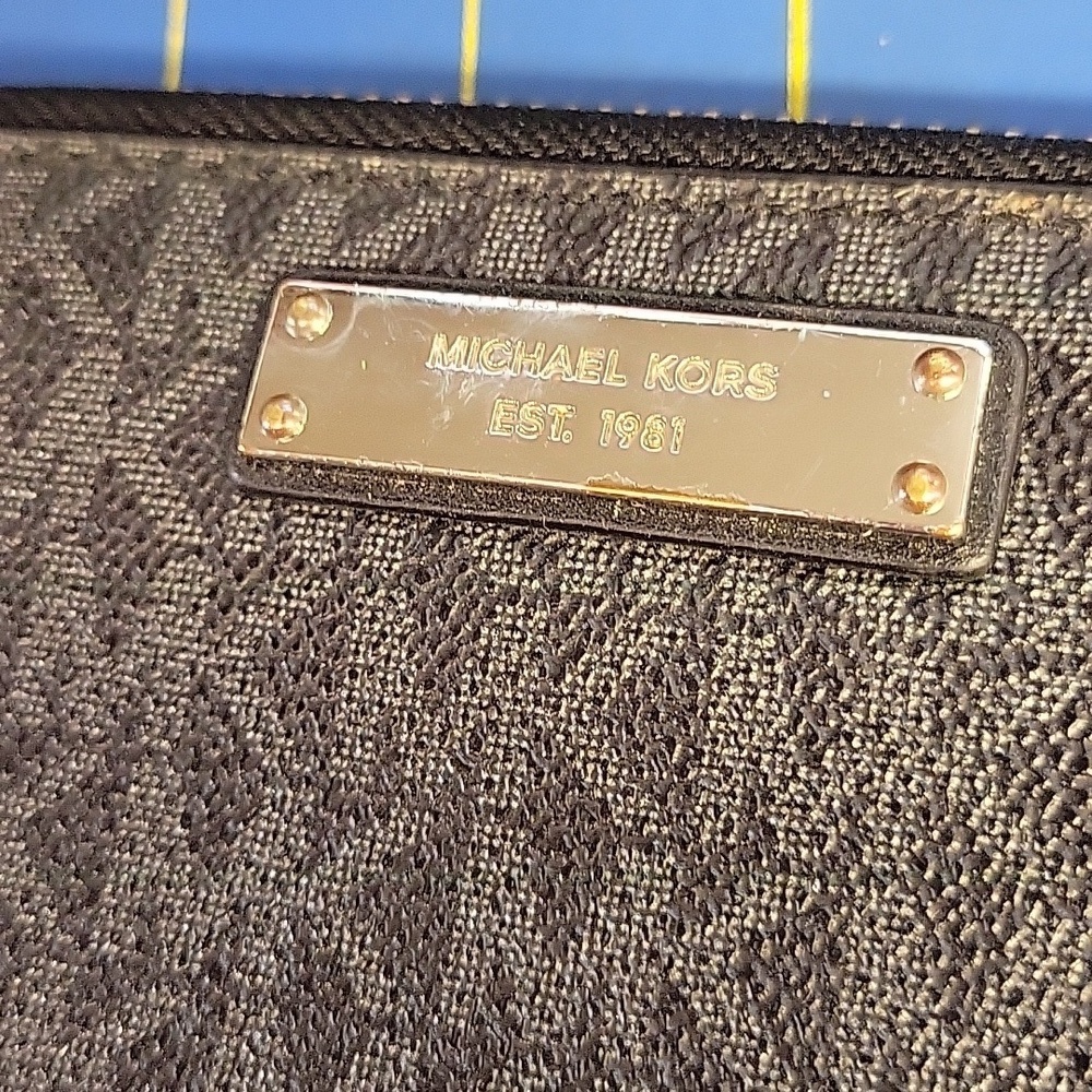 Michael Kors MK Black Wallet 12x4x1 Preloved - Picture 2 of 16